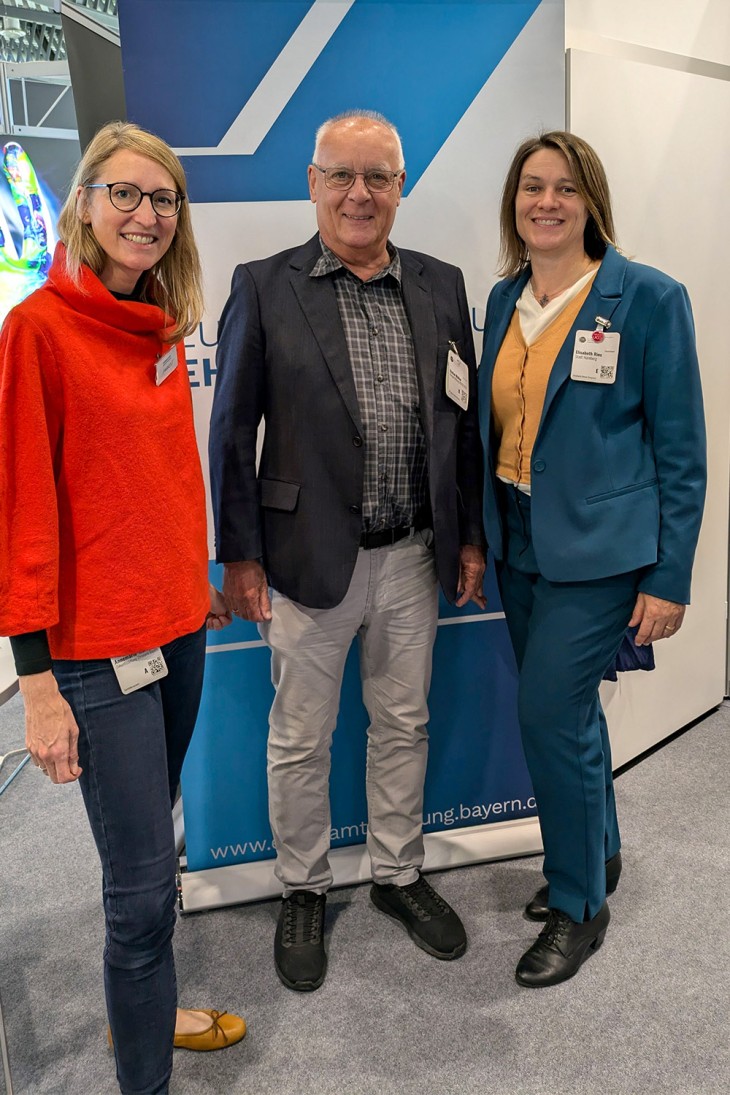 links Annemarie Raith, Mitte Stefan Müller, rechts Elisabeth Ries Treffen mit Kooperationspartnern auf der ConSozial