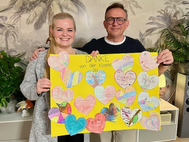 Johanna Jestaedt (Lehrerin) und Rainer Schatz (stellv. Vorstandsvorsitzender)